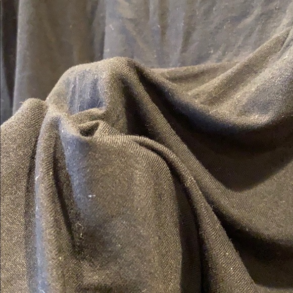 Ann Taylor Factory black v-neck sleeveless top - Picture 5 of 6